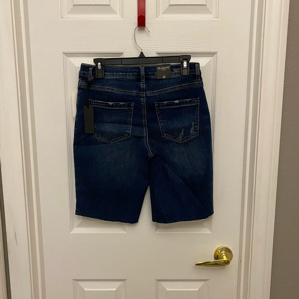 Blanknyc Raw Hem Denim Shorts Bayou Blues NWT NEW - Picture 4 of 4